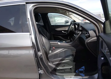 2019 Mercedes-Benz Glc 300 z USA, uszkodzony, nr VIN WDC0G4JB2K1001144